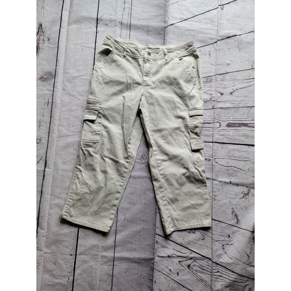 Kim Rogers Cargo Capri Back Flap Pockets Women's size 6 Light Beige Pants - Picture 1 of 10